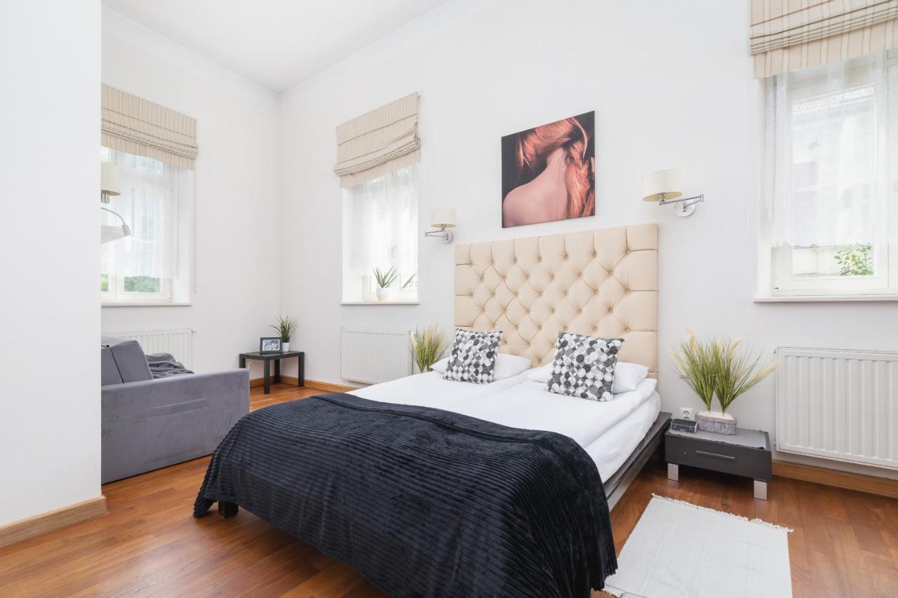 Spacious Two-story With Terrace In Podgorze By Renters *