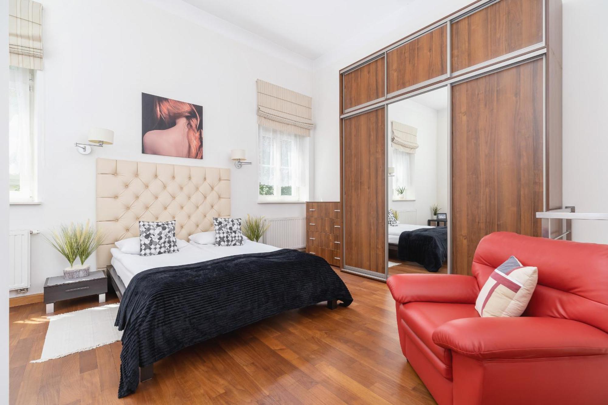 Spacious Two-story With Terrace In Podgorze By Renters Apartament